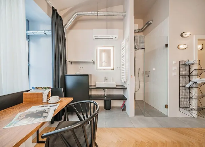 Easy Flat City Living